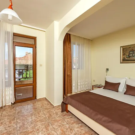 Guest house Katerkovi 2*